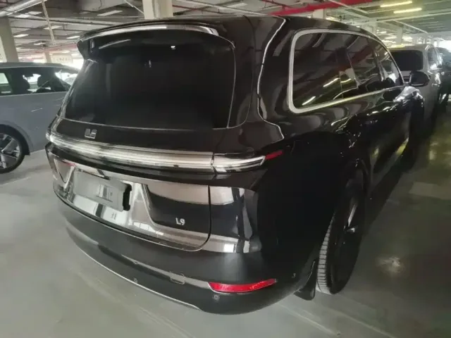 Li Auto L9 — Фото автомобиля 6