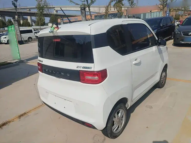 Wuling Hongguang Mini EV — Фото автомобиля 6