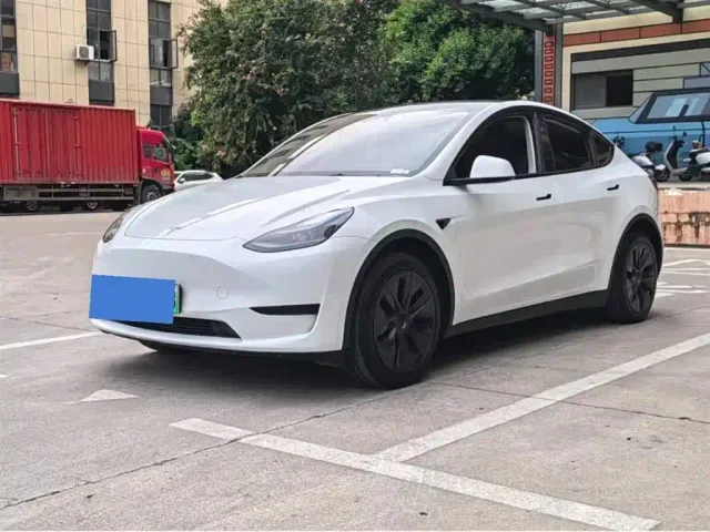 Фотография автомобиля — Tesla Model Y