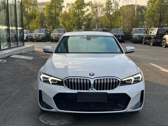 BMW 3 Series — Фото автомобиля 2