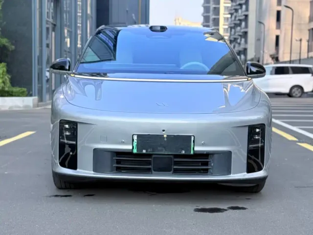 Li Auto i6 — Фото автомобиля 2