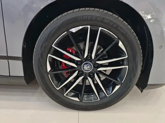 BYD Qin L — Фото автомобиля 16