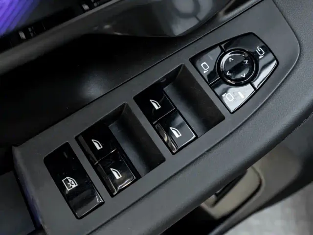 BMW 5 Series — Фото автомобиля 23