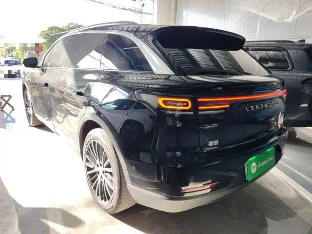 Leapmotor C11 — Фото автомобиля 4