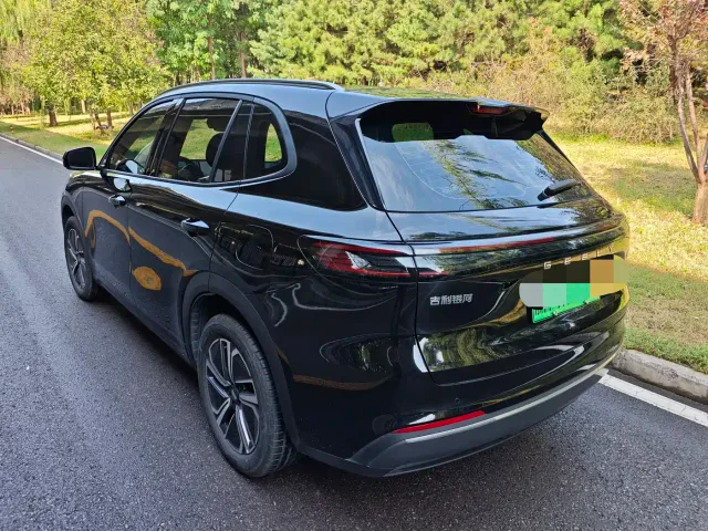 Geely Galaxy Starship 7 EM-i — Фото автомобиля 4
