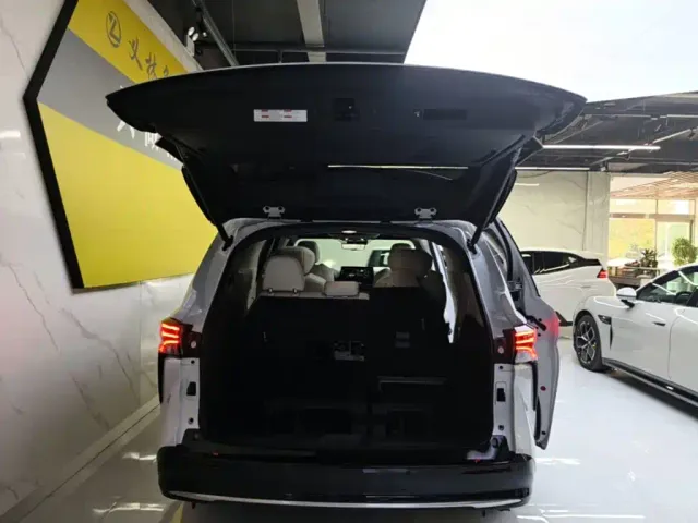 Toyota Sienna — Фото автомобиля 18