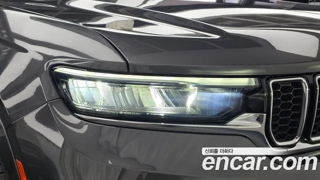 Jeep Cherokee — Фото автомобиля 7