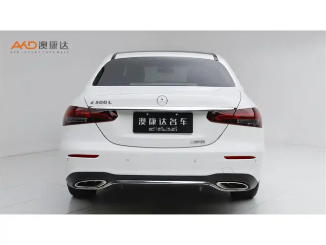 Mercedes-Benz E-Class — Фото автомобиля 4