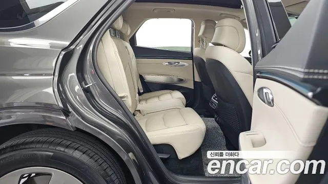 Genesis GV70 2.5T Бензин AWD — Фото автомобиля 12