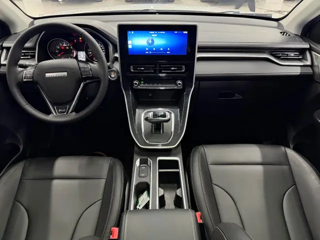Haval M6 — Фото автомобиля 8