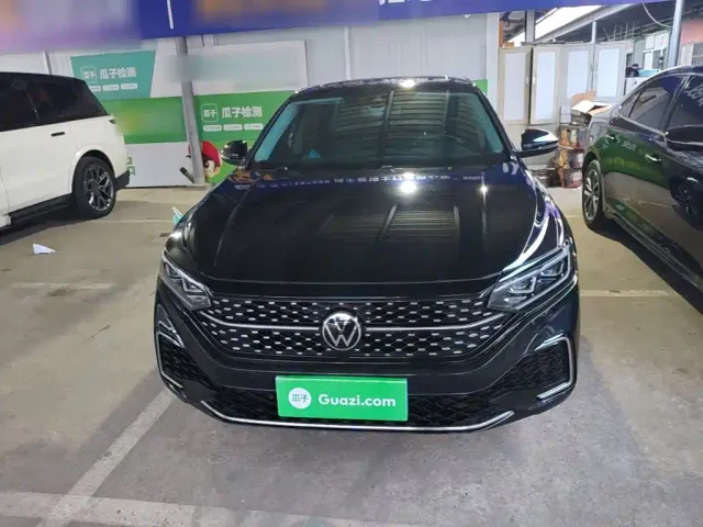 Volkswagen Passat — Фото автомобиля 2
