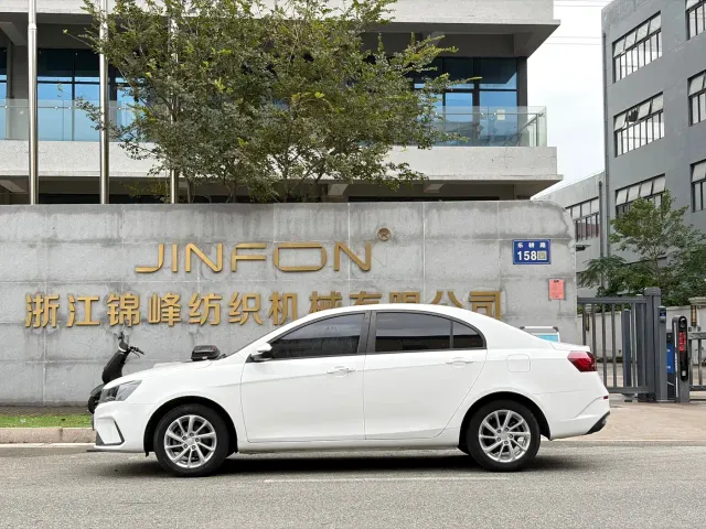 Geely Emgrand — Фото автомобиля 4