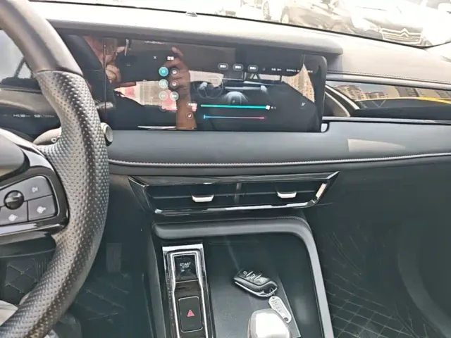 Roewe i5 — Фото автомобиля 12