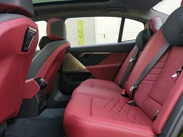 BMW 5 Series — Фото автомобиля 9