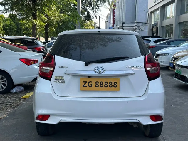 Toyota Vios FS — Фото автомобиля 5