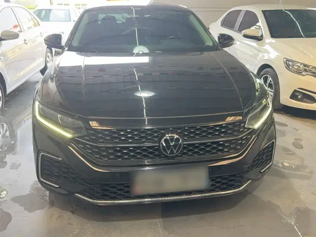 Volkswagen Passat — Фото автомобиля 6