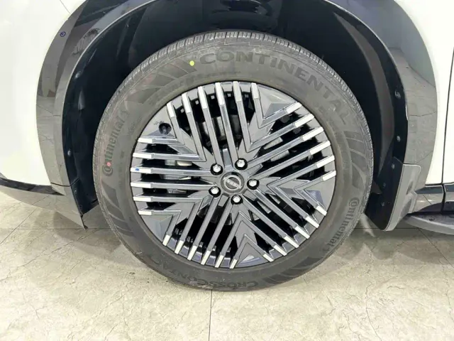 Nissan Terra — Фото автомобиля 27