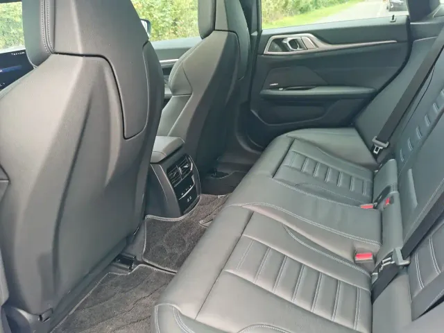 BMW i4 M50 — Фото автомобиля 11