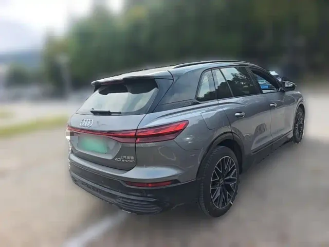 Audi Q5 e-tron — Фото автомобиля 9