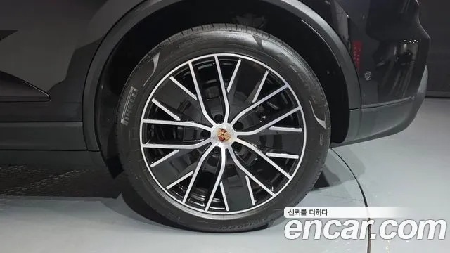 Porsche Macan — Фото автомобиля 6