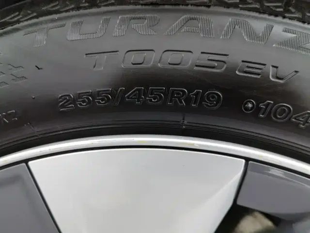 Tesla Model Y — Фото автомобиля 24