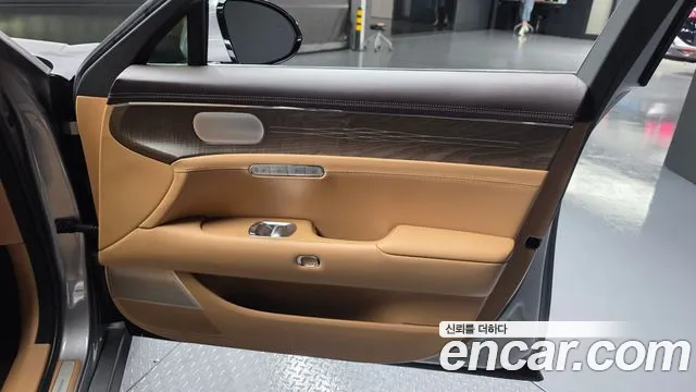 Genesis G90 Бензин 3.5 турбо AWD — Фото автомобиля 19