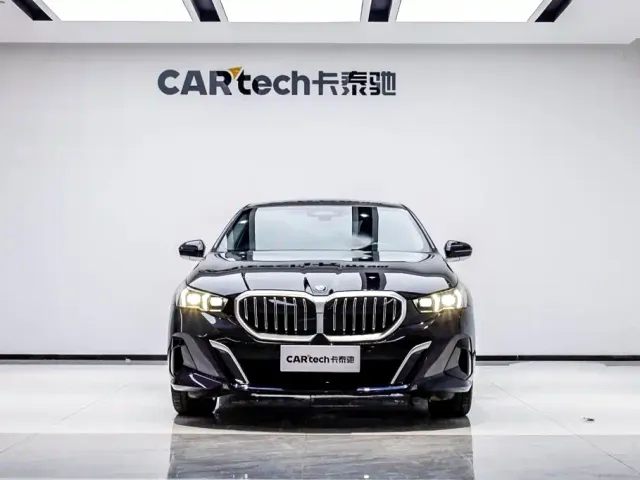 BMW 5 Series — Фото автомобиля 2