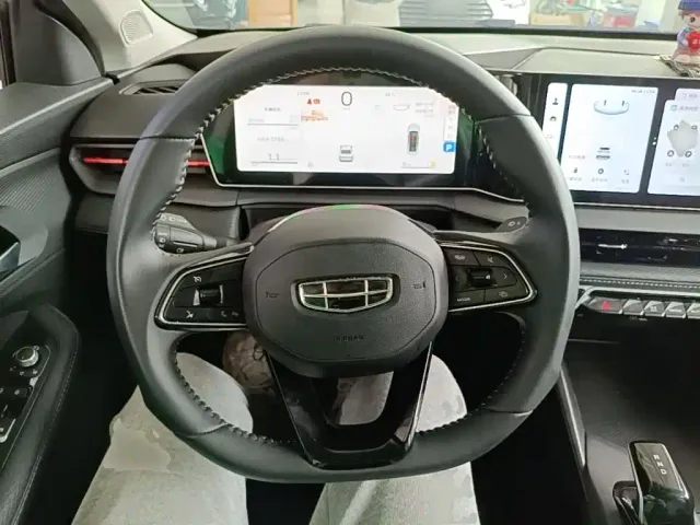 Geely Binrui — Фото автомобиля 10