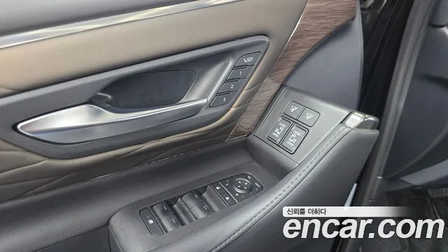 Toyota Alphard — Фото автомобиля 25