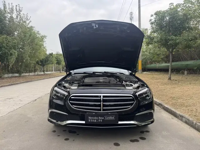 Mercedes-Benz E-Class — Фото автомобиля 17