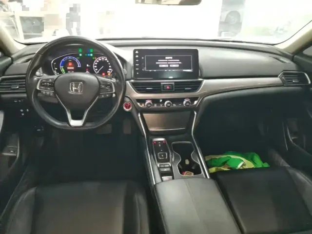 Honda Accord — Фото автомобиля 9