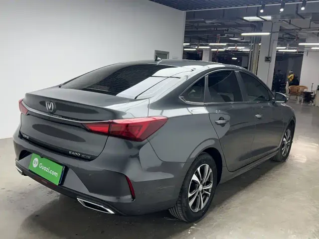 Changan Eado — Фото автомобиля 4