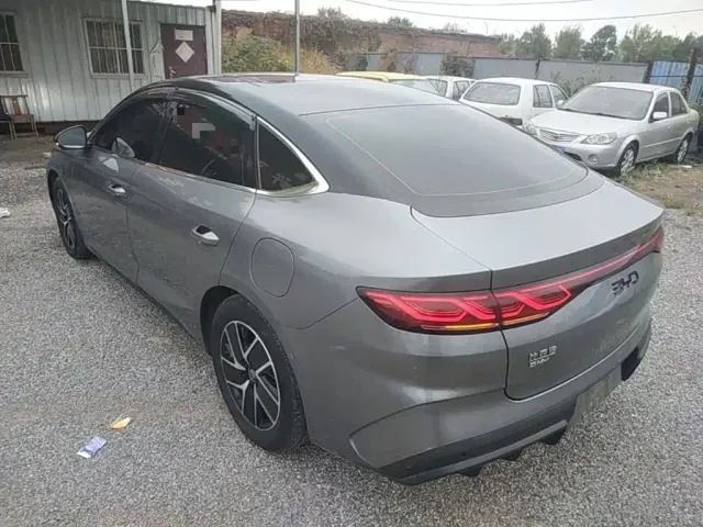 BYD Qin L — Фото автомобиля 4