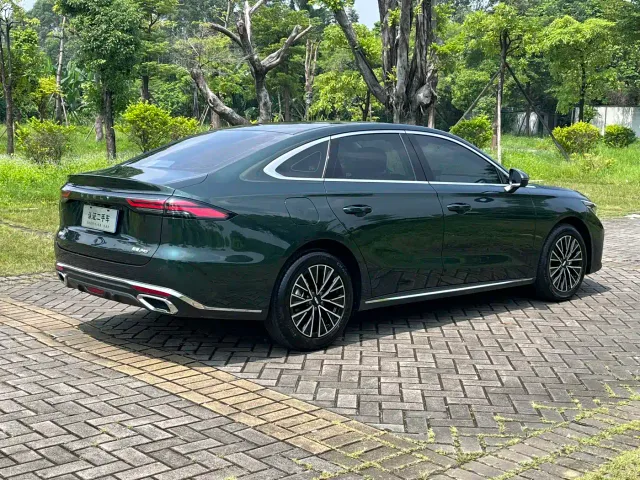 Geely Emgrand — Фото автомобиля 6
