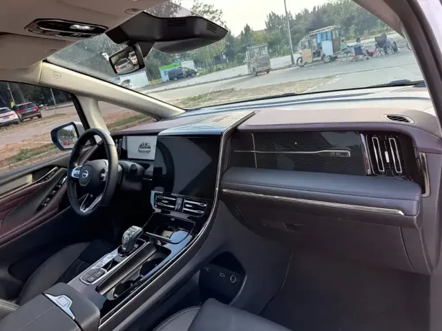 GAC Trumpchi M8 — Фото автомобиля 18