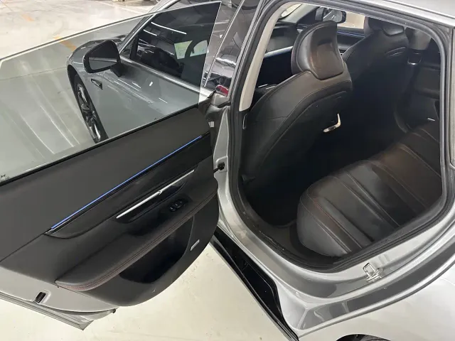 Xpeng P7 — Фото автомобиля 15
