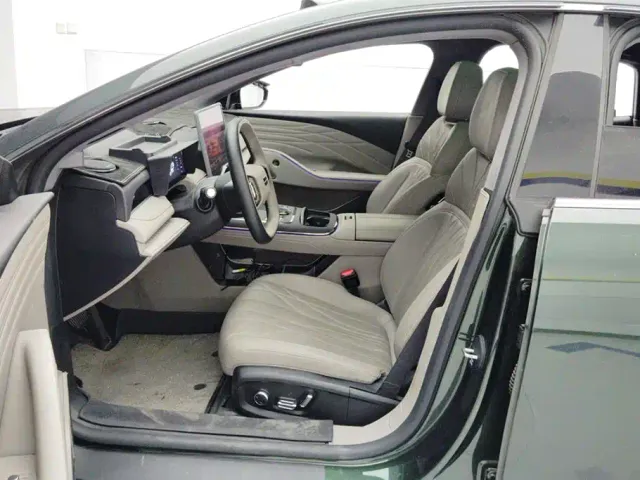 Geely Galaxy Xingyao 8 — Фото автомобиля 9