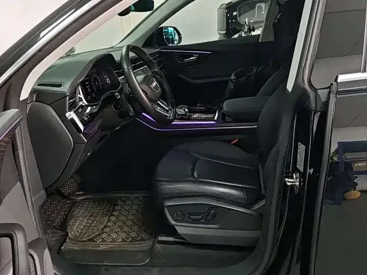 Audi Audi Q8 2022 45 TFSI Luxury Dynamic — Фото автомобиля 2