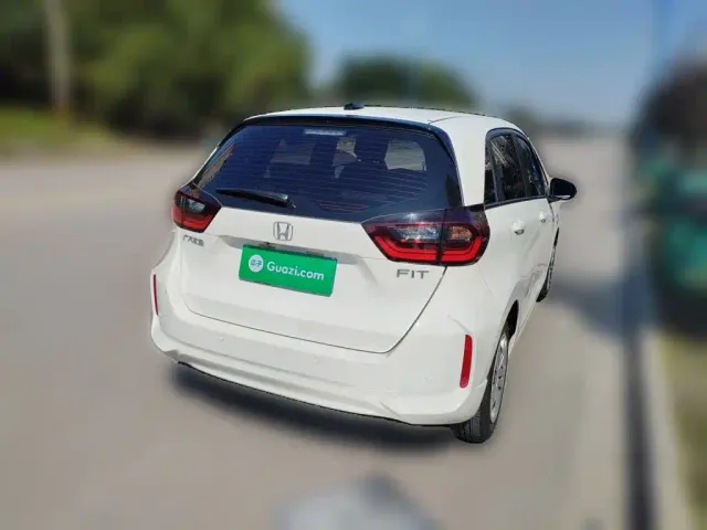 Honda Fit — Фото автомобиля 4