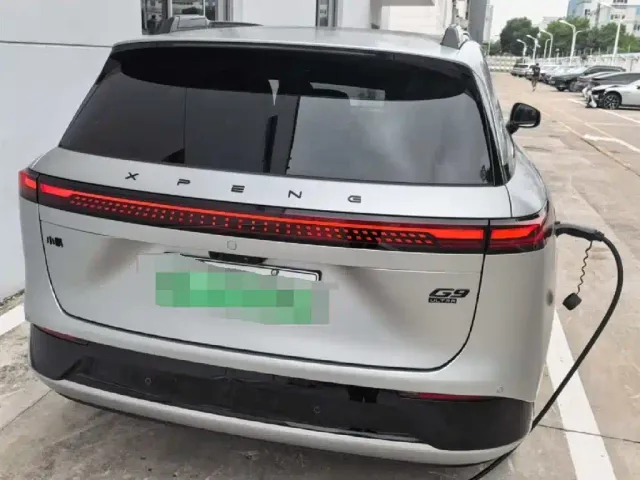 Xpeng G9 — Фото автомобиля 3