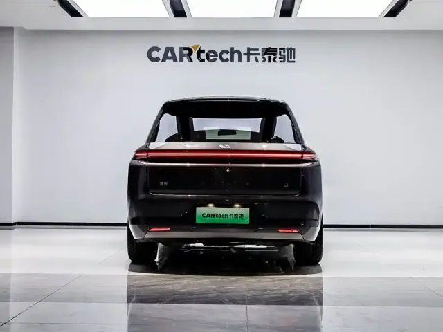 Li Auto L8 — Фото автомобиля 3