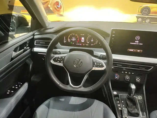 Volkswagen Lavida — Фото автомобиля 10