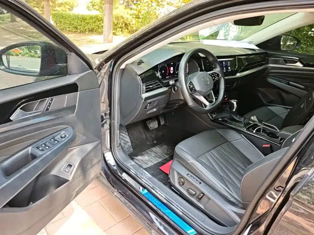 Volkswagen Passat — Фото автомобиля 15