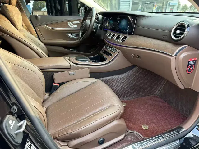 Mercedes-Benz E-Class — Фото автомобиля 10
