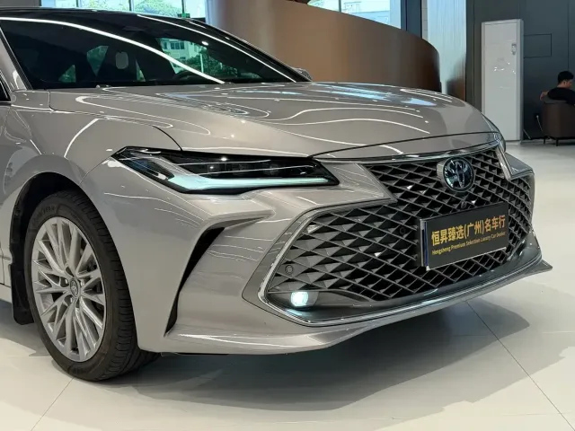 Toyota Avalon 2024 Model Hybrid 2.5L XLE Prestige Edition — Фото автомобиля 9