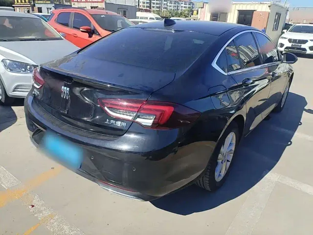 Buick Regal — Фото автомобиля 6