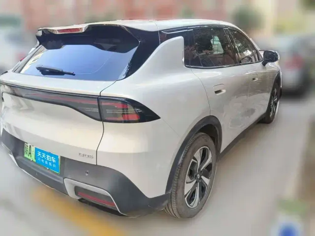 Changan Qiyuan Q05 — Фото автомобиля 2