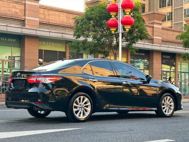 Toyota Camry — Фото автомобиля 7