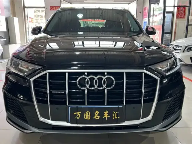 Audi Q7 — Фото автомобиля 2
