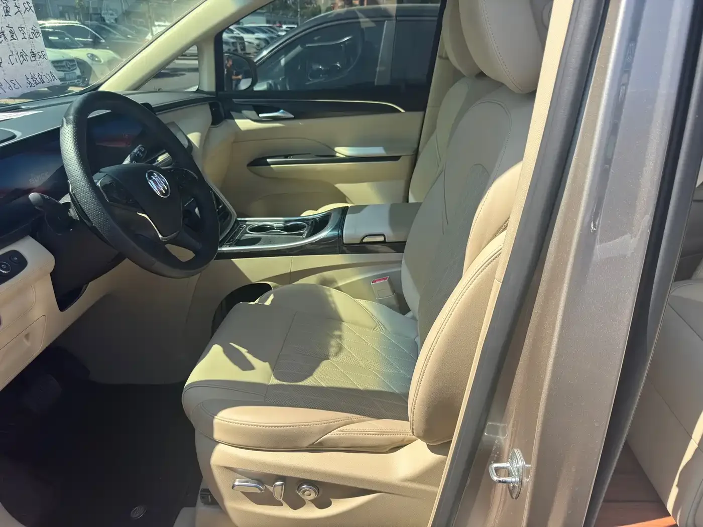 Buick Buick GL8 2023 ES Landmaster Luxury — Фото автомобиля 3